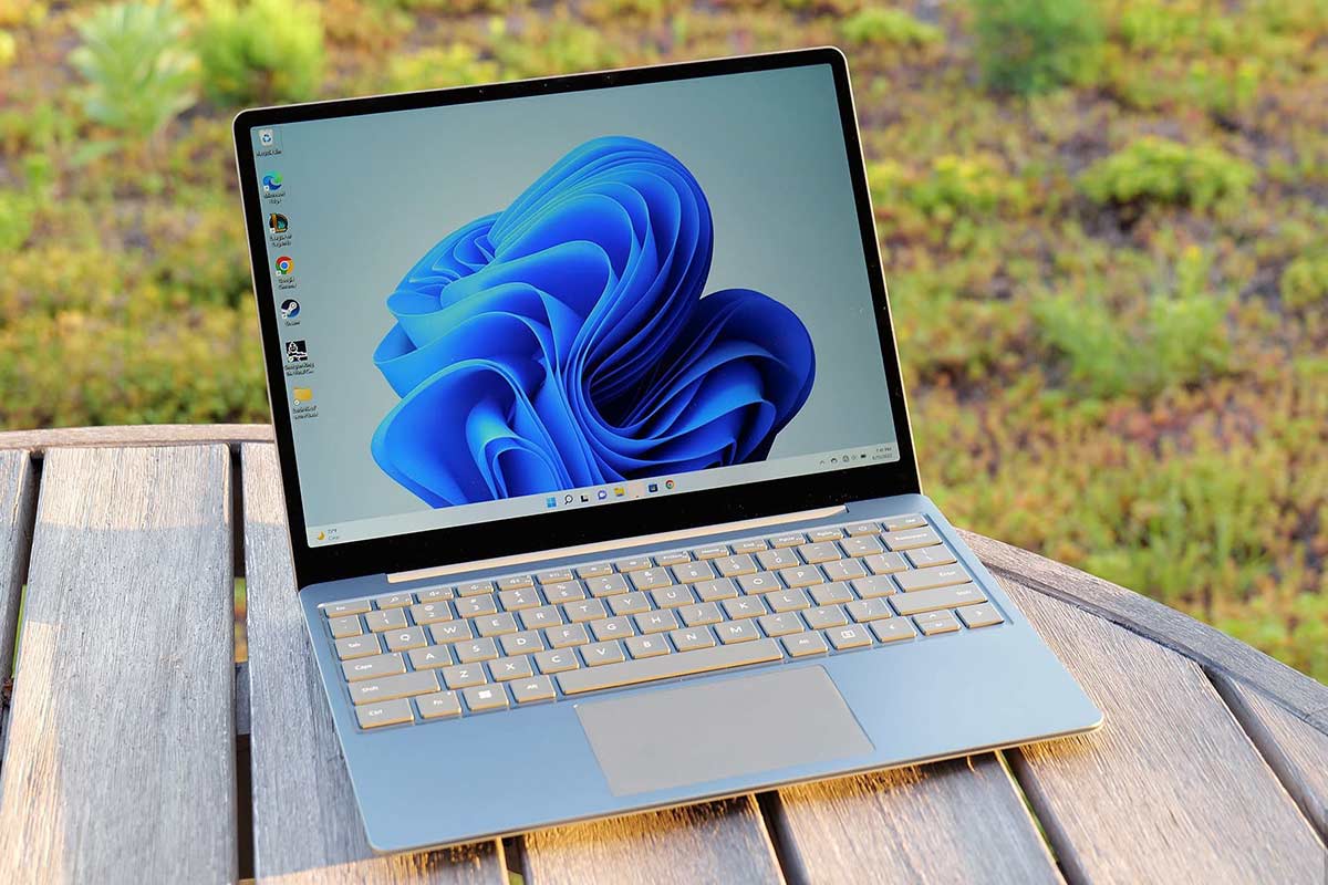 بررسی تخصصی لپ تاپ Microsoft مدل Surface Laptop 2 از نظر صفحه‌نمایش